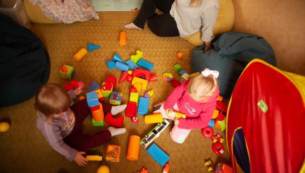 Alina and Anna playing in the ECI