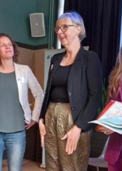 Larissa van Beek tijdens symposium